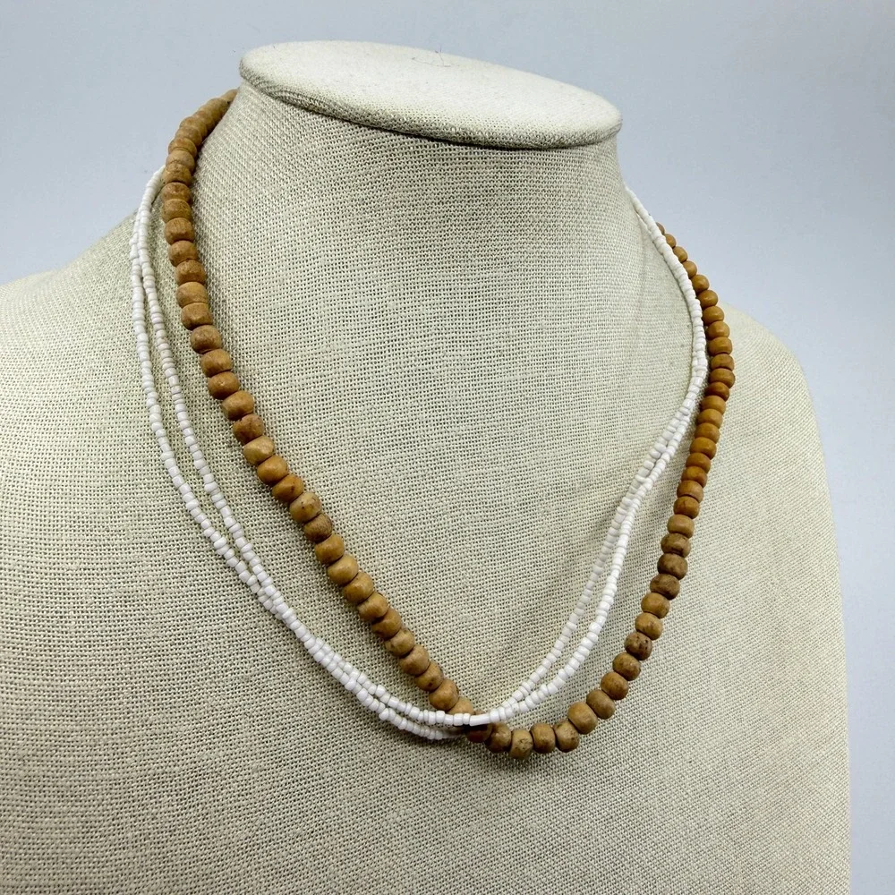 Unbranded necklace features
